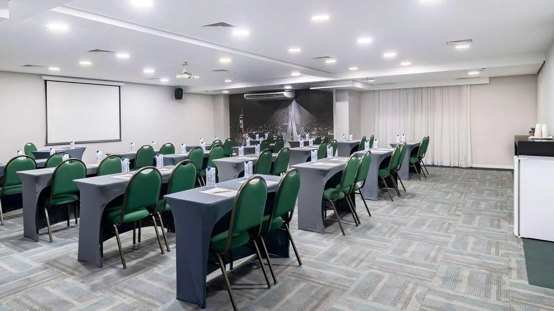 Mercure Sao Paulo Ibirapuera Privilege Hotel